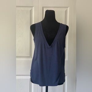 🌸 3 for $12 Express V-Neck Lightweight Top